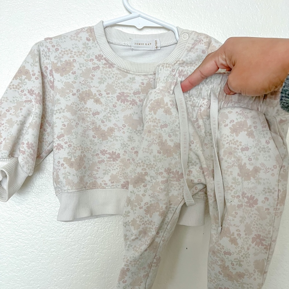 Little stain on collar as shown on photo haven’t treated 6-12m